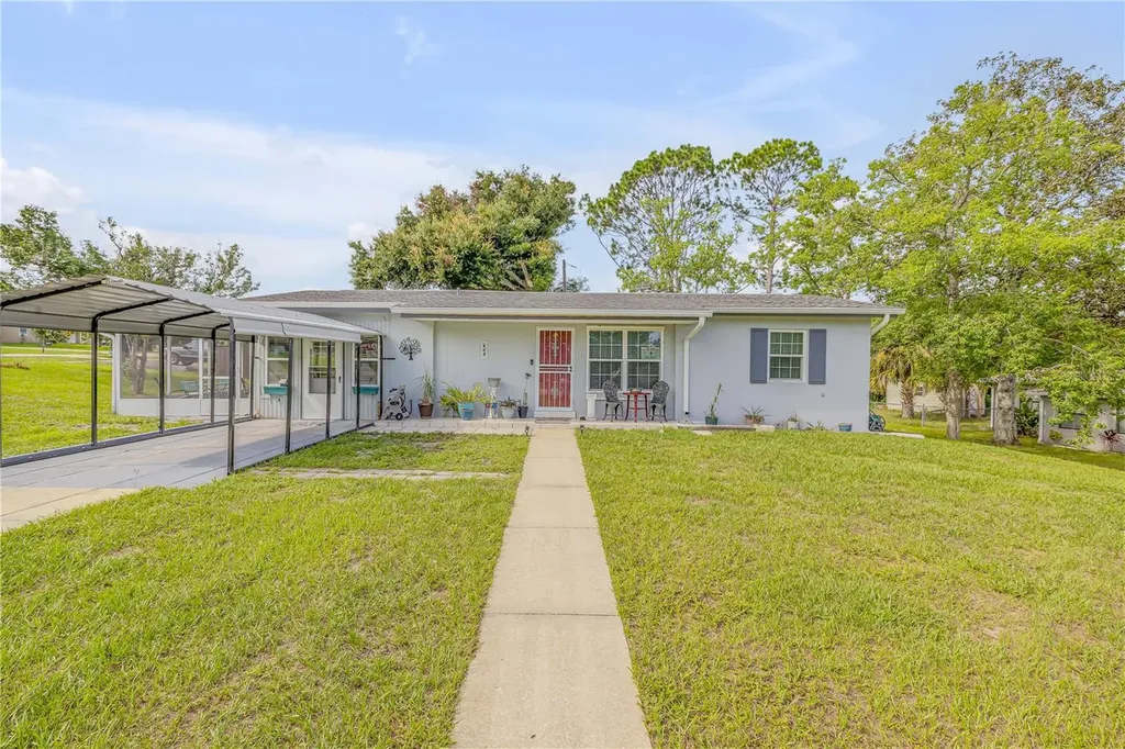 689 N Wellington Drive Deltona FL 32725