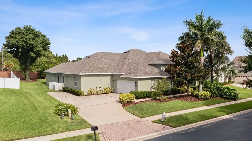 2806 Spinning Silk Court Kissimmee FL 34747