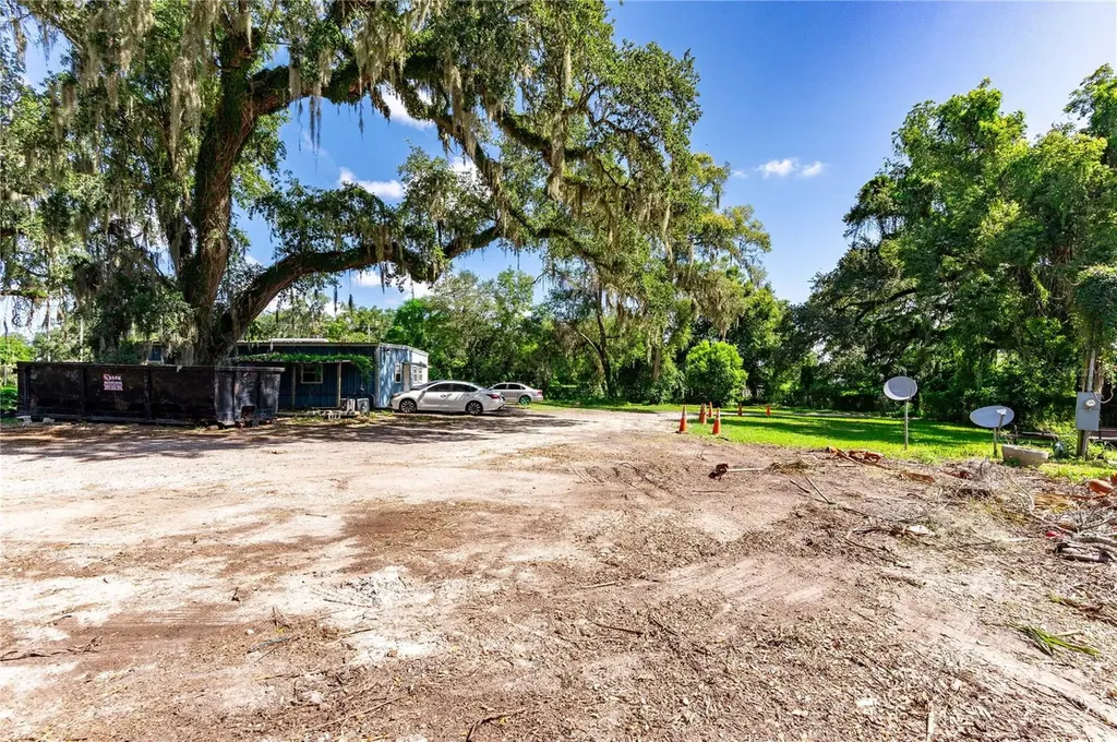 1503 Lakeview Avenue Seffner FL 33584