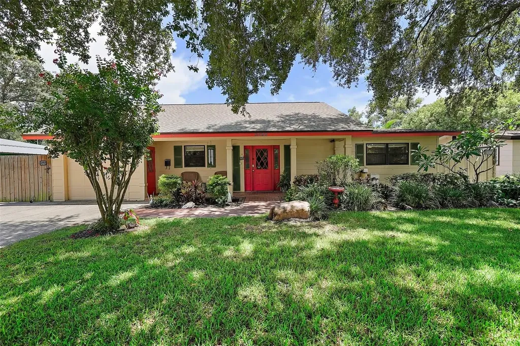 5044 33rd Terrace N St Petersburg FL 33710
