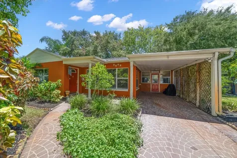 1732 Bradshaw Lane N St Petersburg FL 33710