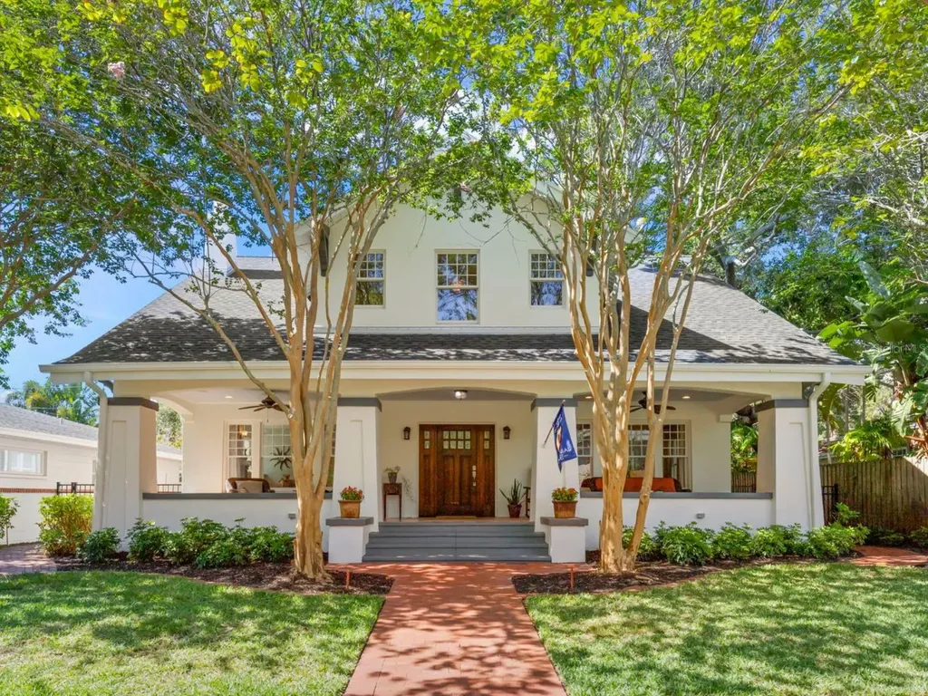 546 18th Avenue NE St Petersburg FL 33704
