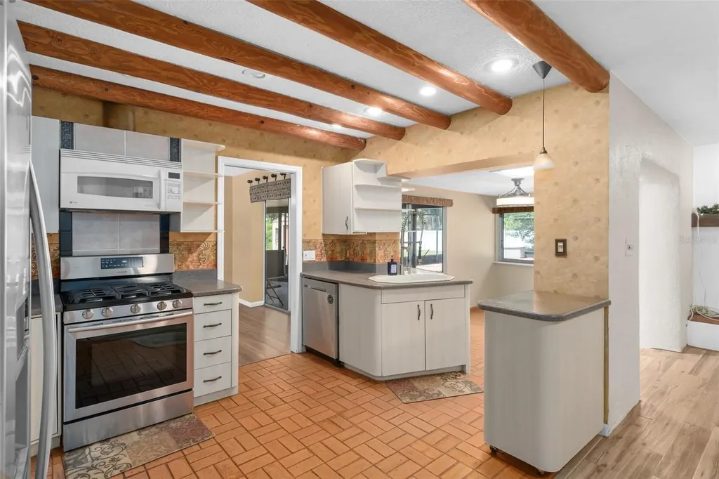 25 N Country Club Drive Crystal River FL 34429