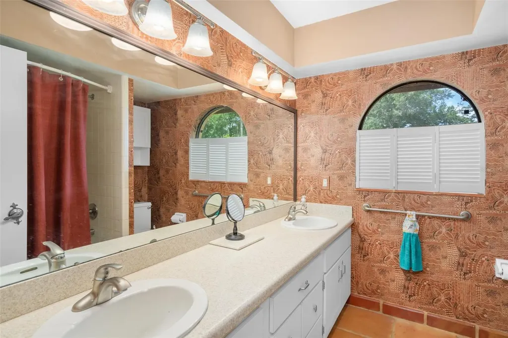 25 N Country Club Drive Crystal River FL 34429