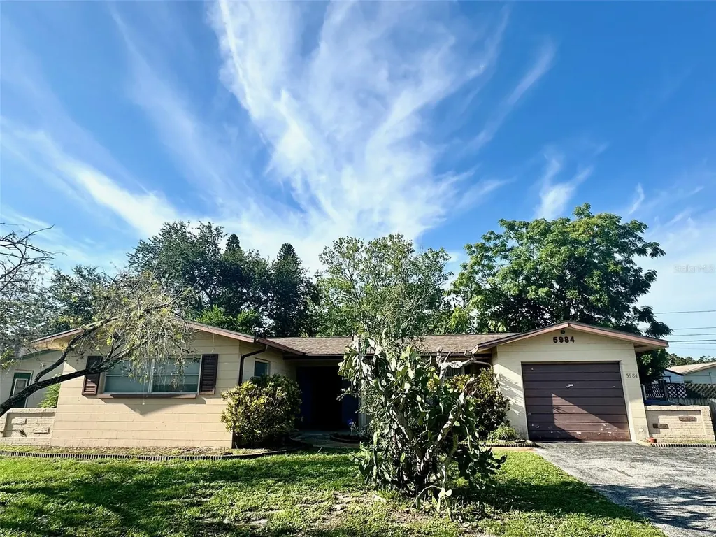 5984 30th Avenue N St Petersburg FL 33710