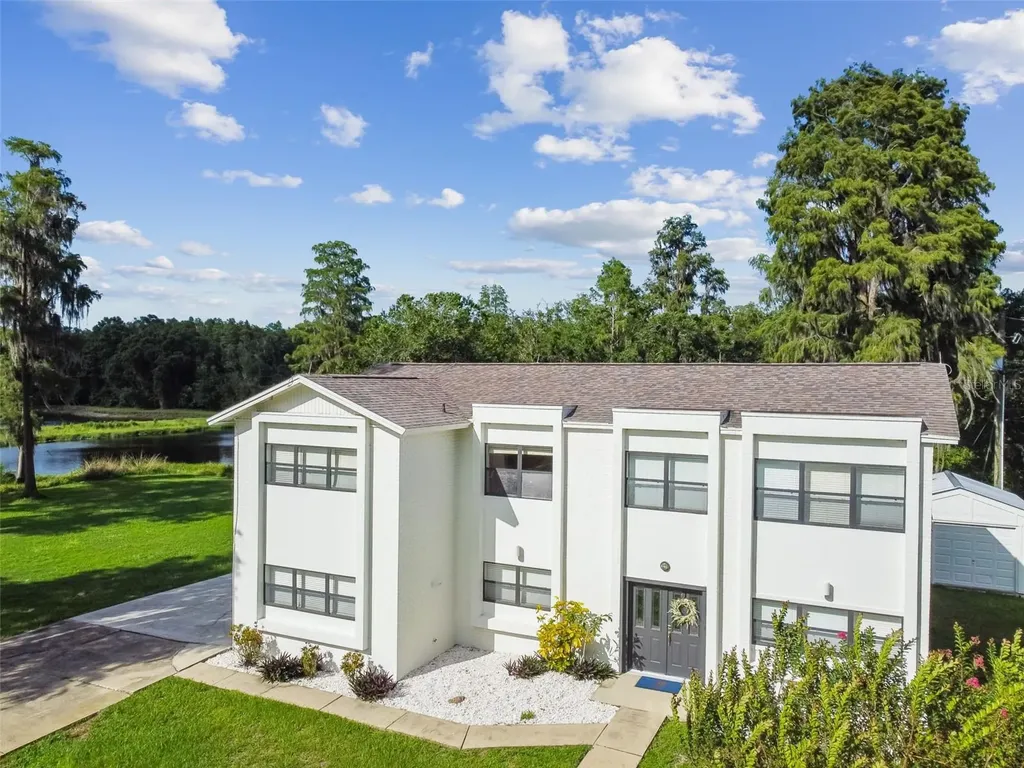19213 Sunlake Boulevard Lutz FL 33558