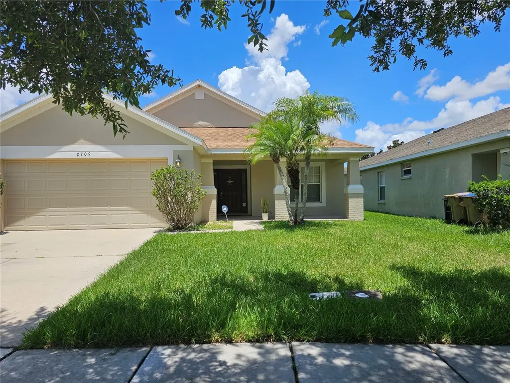 2709 Lucas Lakes Lane Kissimmee FL 34744