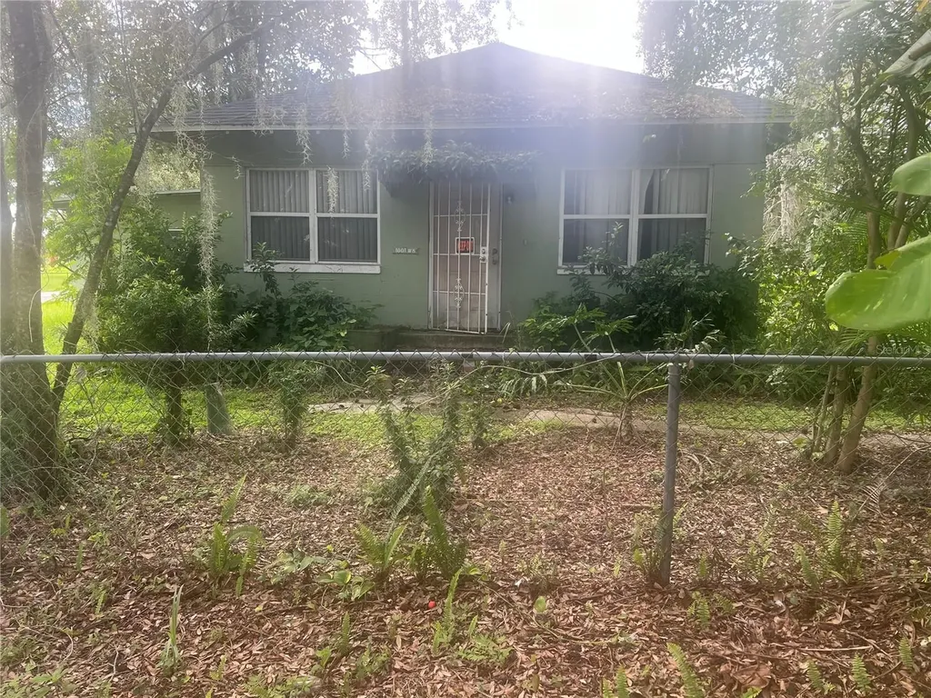 1001 W 8th Street Sanford FL 32771