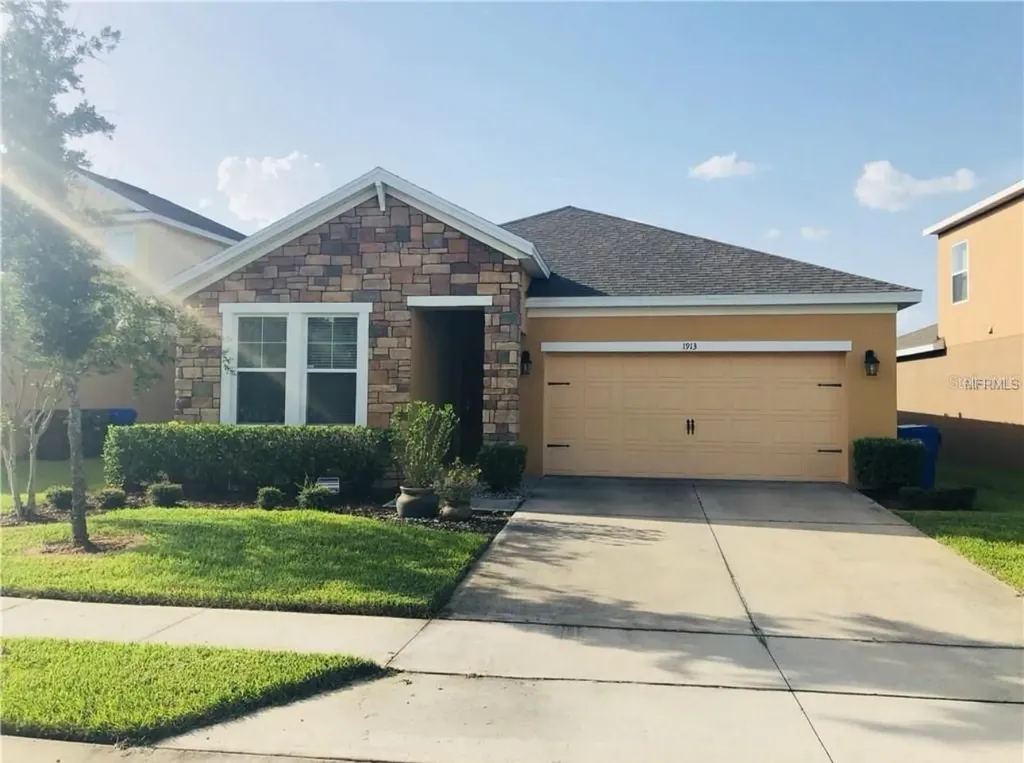 1913 Pontoon Place Kissimmee FL 34746