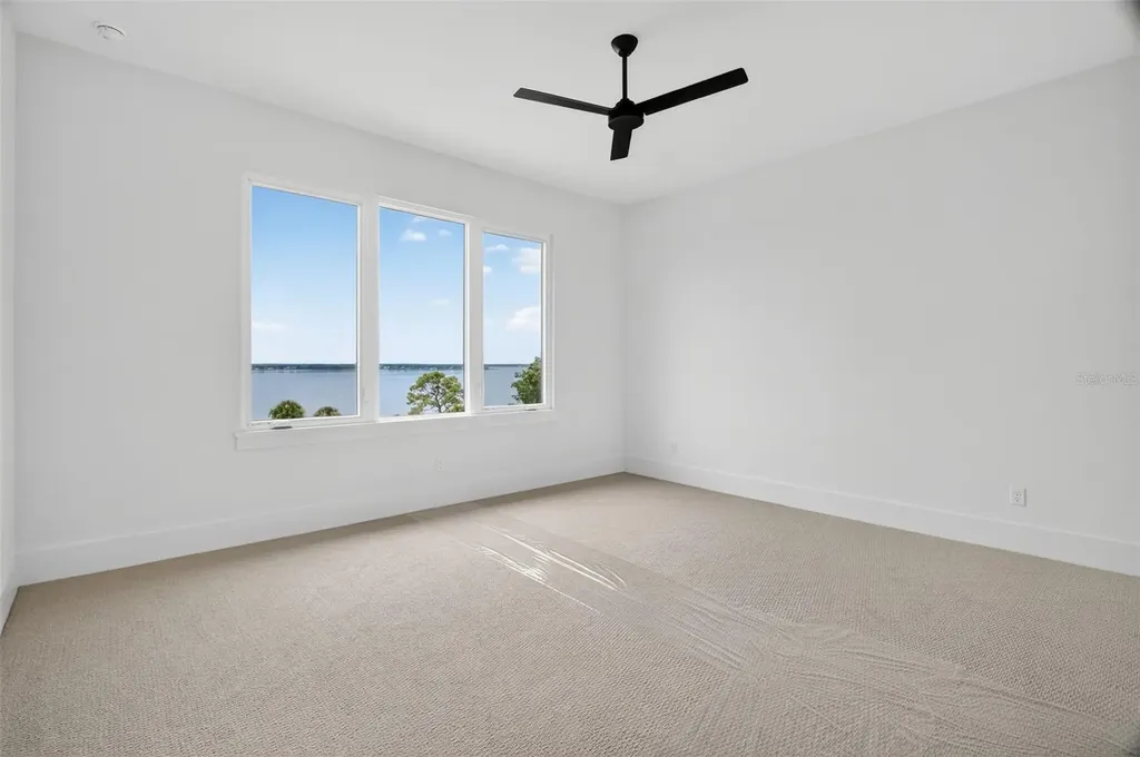 576 Casey Loop Mount Dora FL 32757