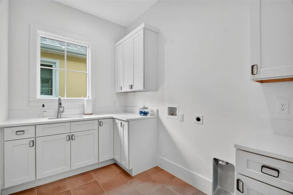 576 Casey Loop Mount Dora FL 32757
