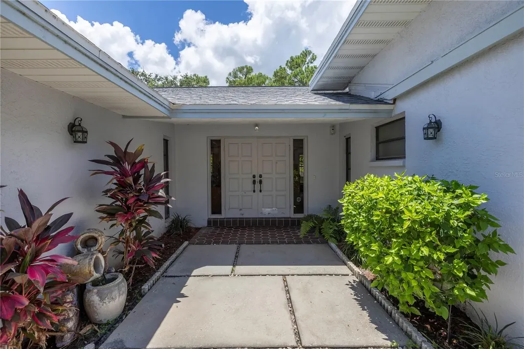 8530 Macoma Drive NE St Petersburg FL 33702