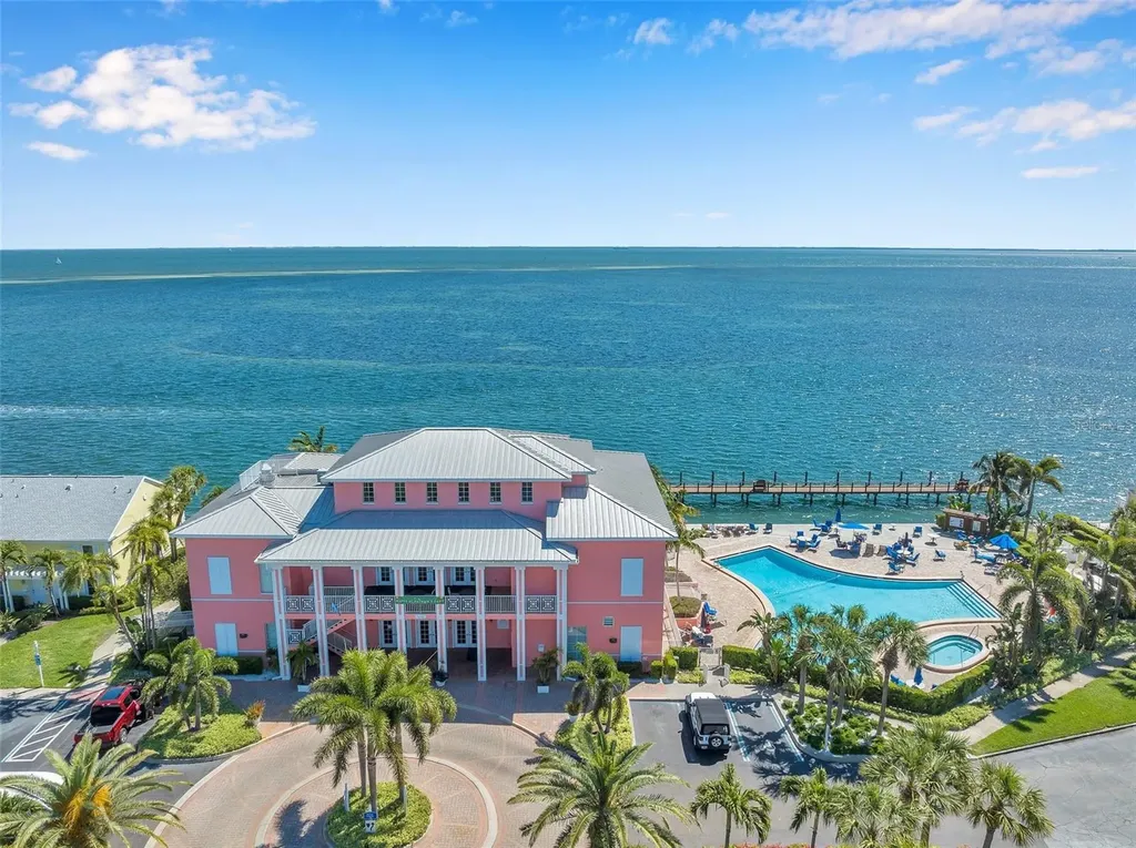 5257 Beach Drive SE St Petersburg FL 33705