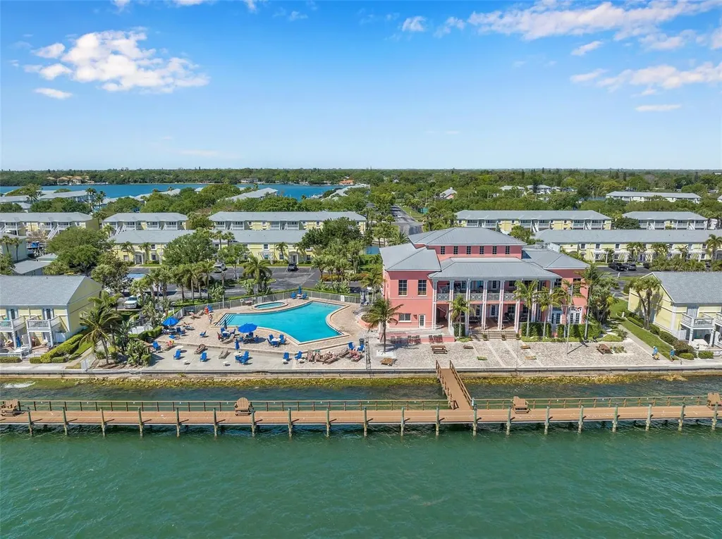 5257 Beach Drive SE St Petersburg FL 33705