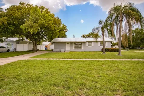2704 34th Street W Bradenton FL 34205