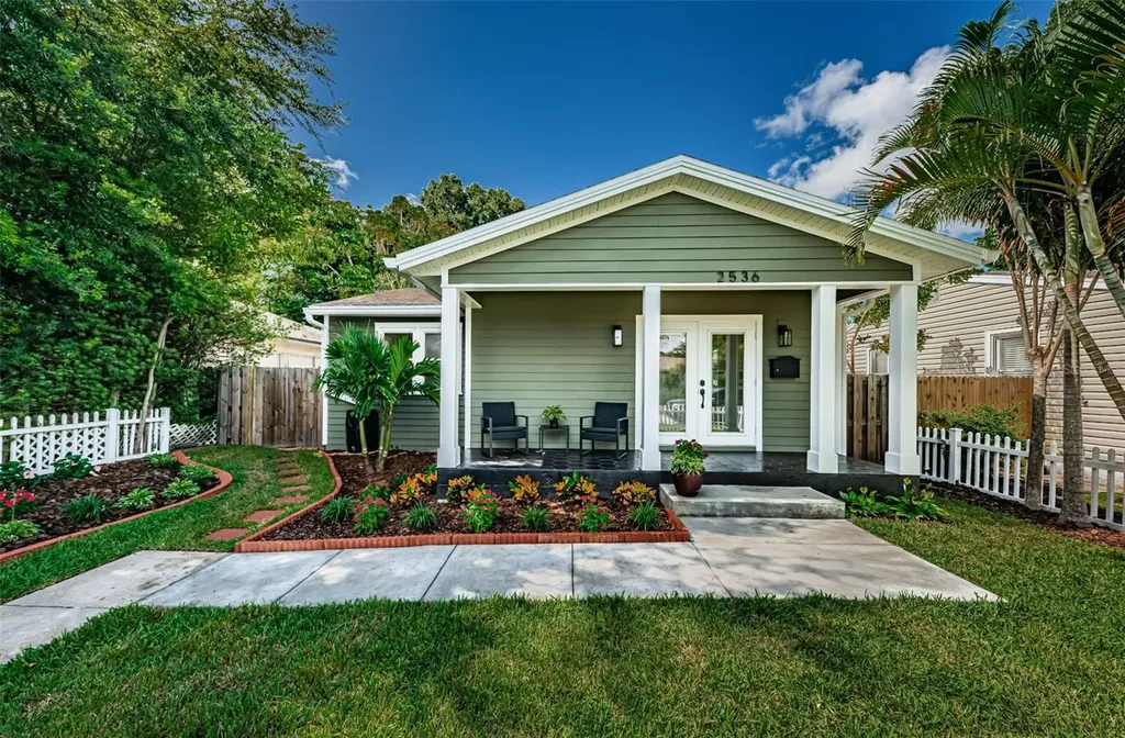 2536 Dartmouth Avenue N St Petersburg FL 33713