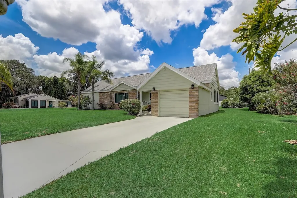 2434 S Myrtle Avenue Sanford FL 32771