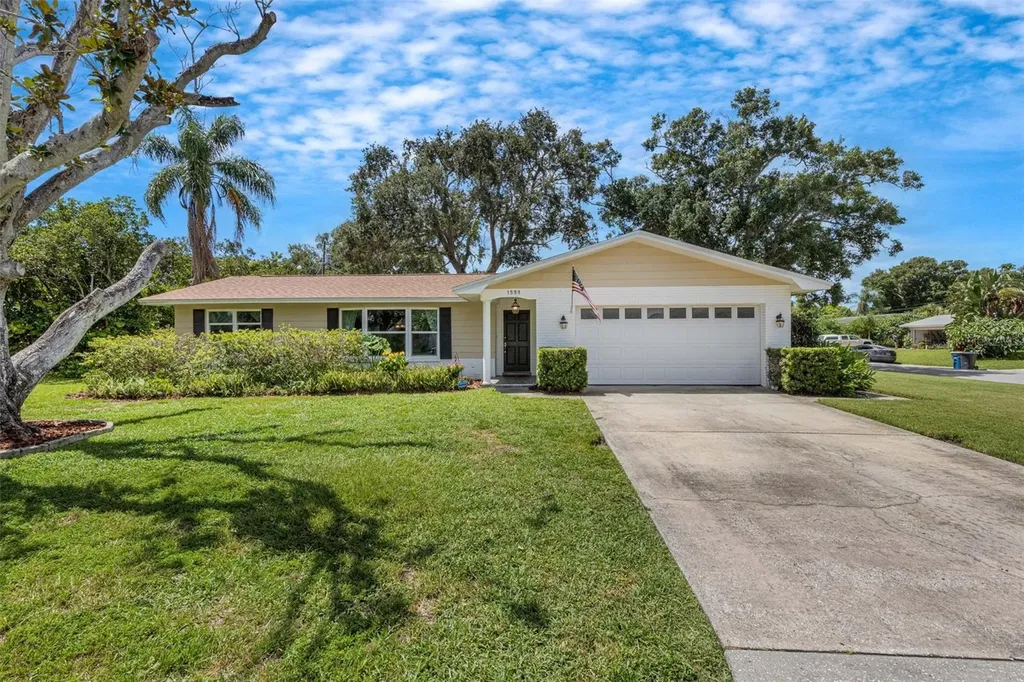 1559 Souvenir Drive Clearwater FL 33755