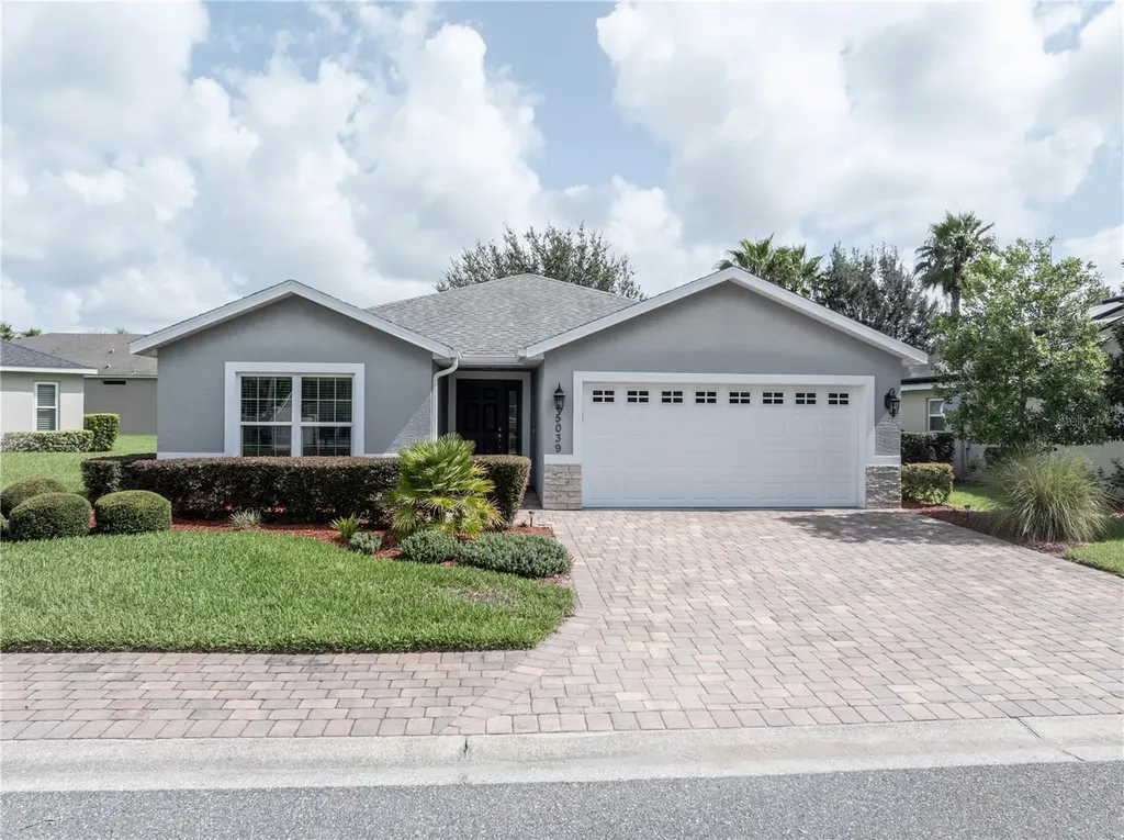 5039 Neptune Circle Oxford FL 34484