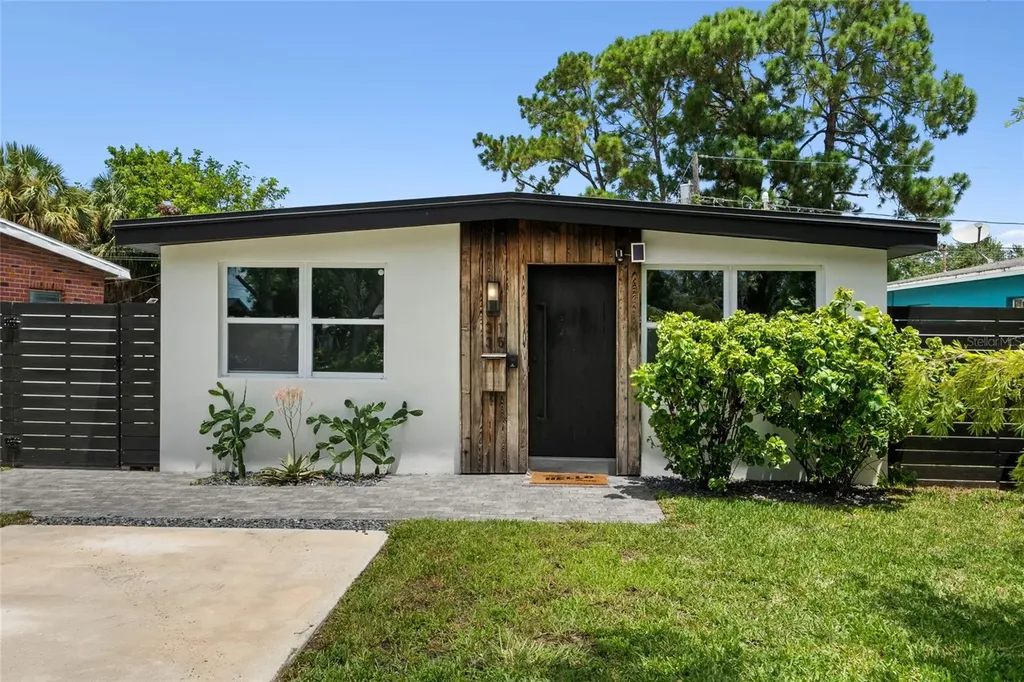 3135 6th Avenue S St Petersburg FL 33712