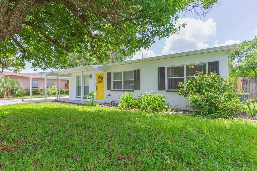 216 W 101st Avenue Tampa FL 33612