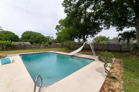 811 N Lavon Avenue Kissimmee FL 34741
