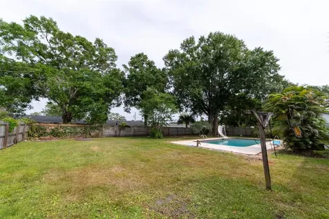 811 N Lavon Avenue Kissimmee FL 34741
