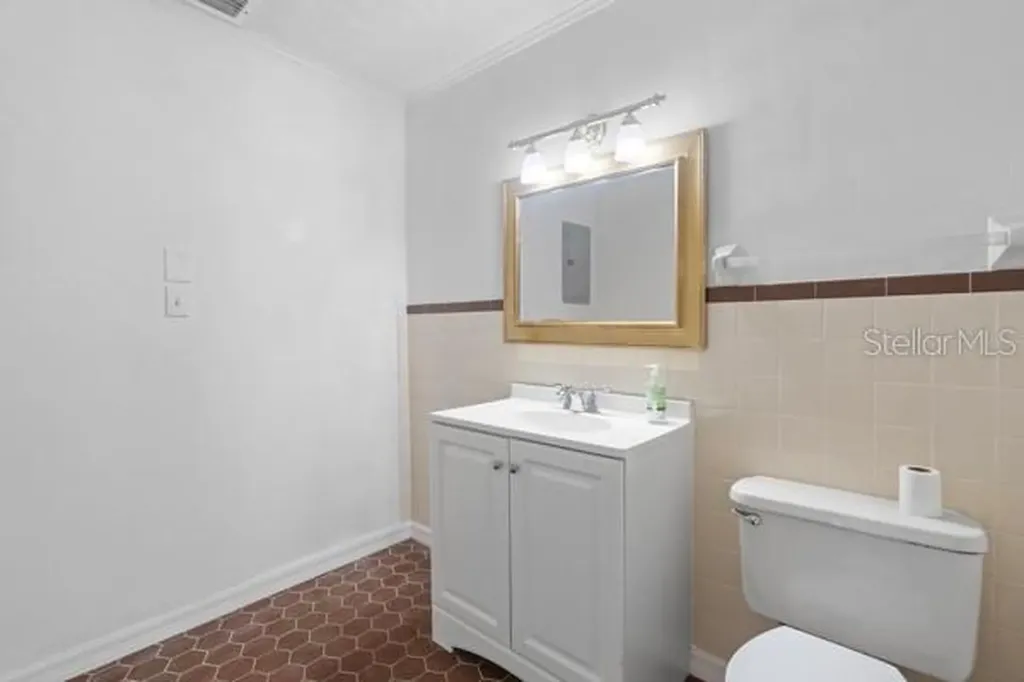 1404 E Alfred Street Tavares FL 32778