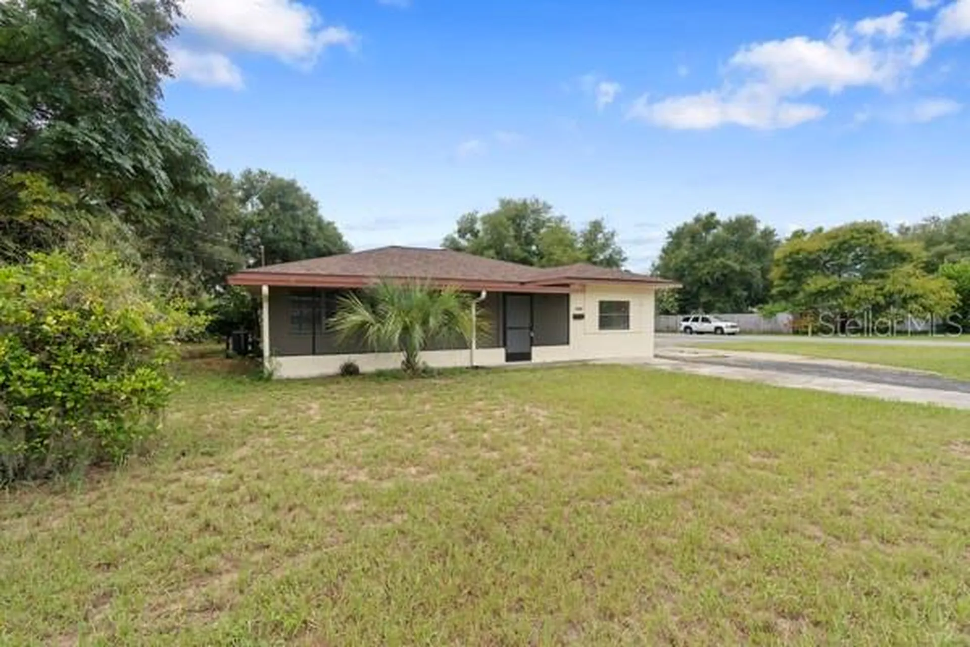 1404 E Alfred Street Tavares FL 32778