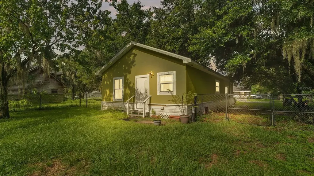 2102 Clemons Road Plant City FL 33566