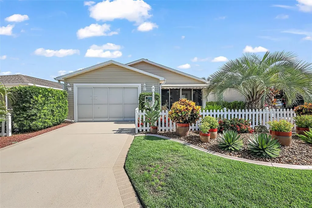 2355 Oak Bend Place The Villages FL 32162