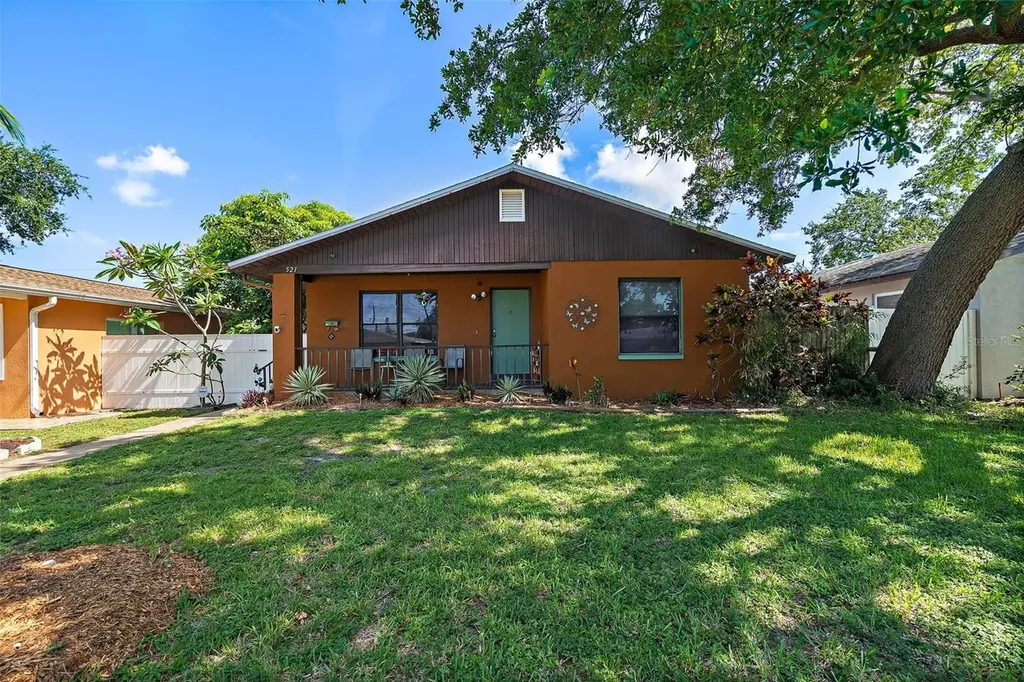 521 89th Avenue N St Petersburg FL 33702