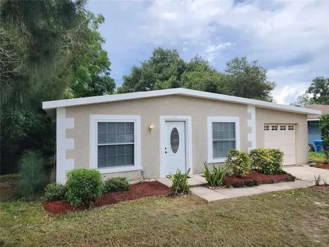 106 E Magnolia Street Davenport FL 33837