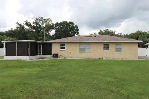 1501 E Spencer Street Plant City FL 33563