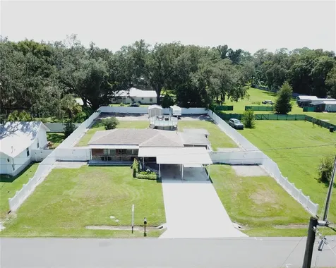 1501 E Spencer Street Plant City FL 33563