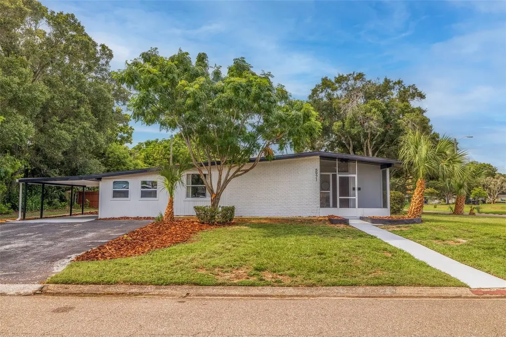 5971 39th Avenue N St Petersburg FL 33709
