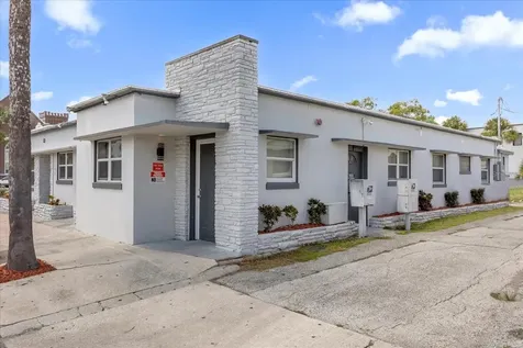 13 W Dakin Avenue Kissimmee FL 34741