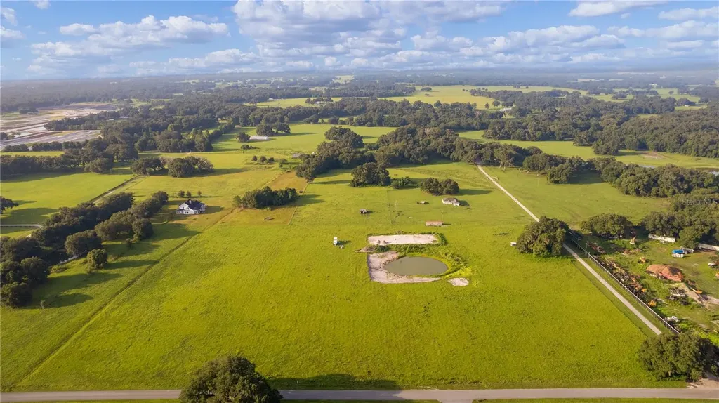2425 Cr 546a Bushnell FL 33513