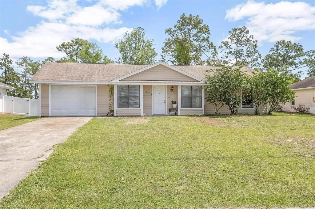 1553 West Parkway Deland FL 32724