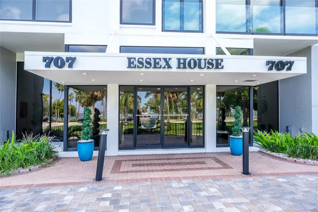 707 S Gulfstream Avenue Sarasota FL 34236