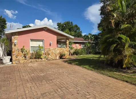 8665 Mockingbird Lane Seminole FL 33777