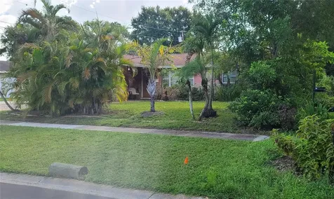 8665 Mockingbird Lane Seminole FL 33777
