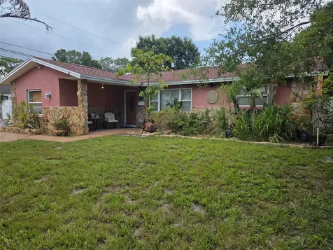 8665 Mockingbird Lane Seminole FL 33777