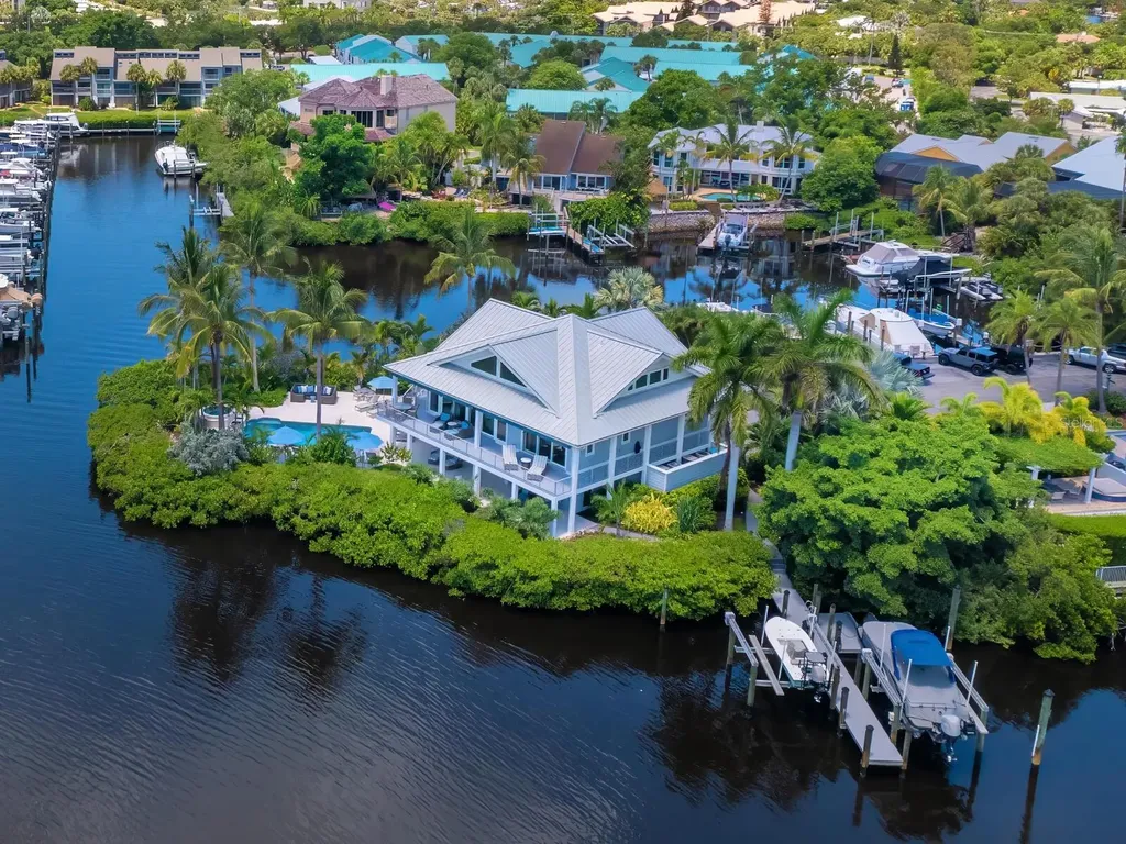 5727 Riegels Point Road Sarasota FL 34242