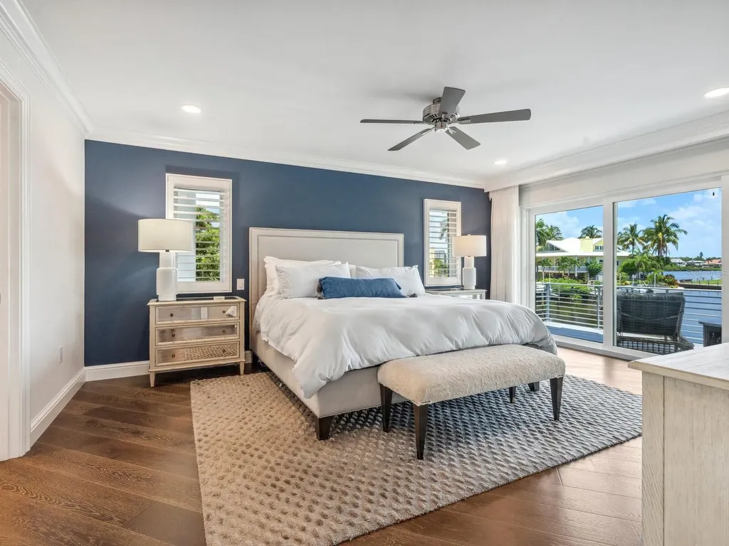 5727 Riegels Point Road Sarasota FL 34242