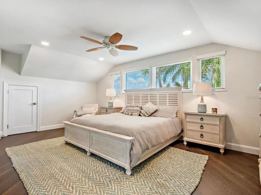 5727 Riegels Point Road Sarasota FL 34242