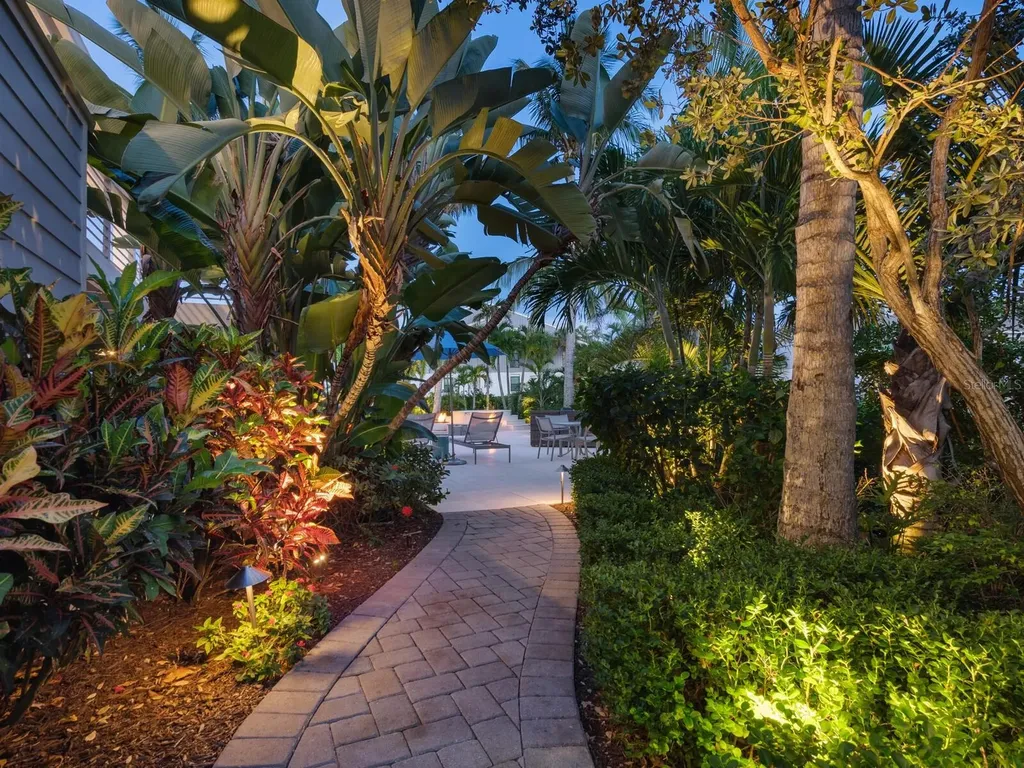 5727 Riegels Point Road Sarasota FL 34242