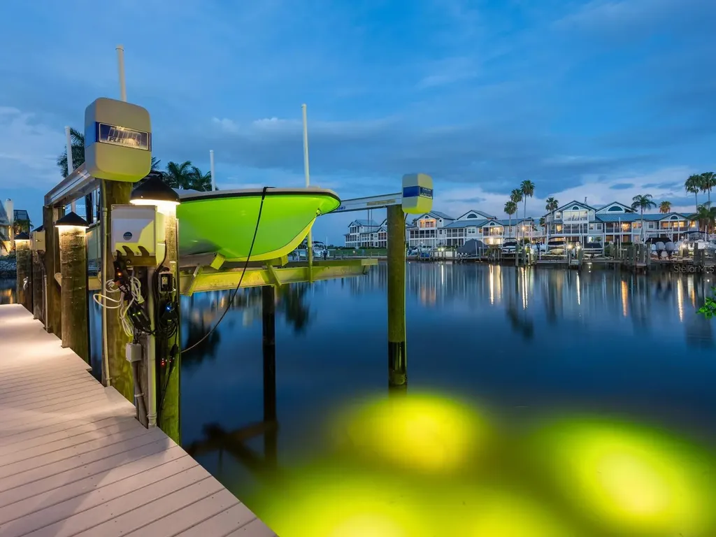5727 Riegels Point Road Sarasota FL 34242