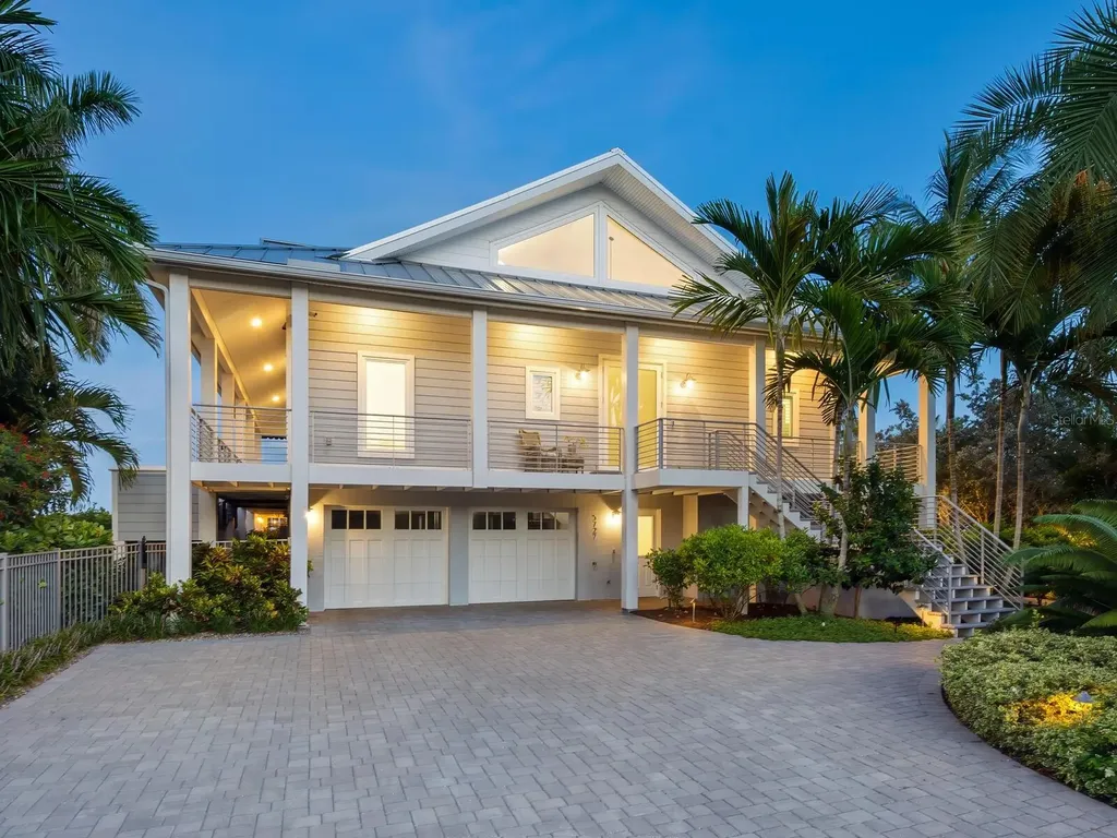 5727 Riegels Point Road Sarasota FL 34242