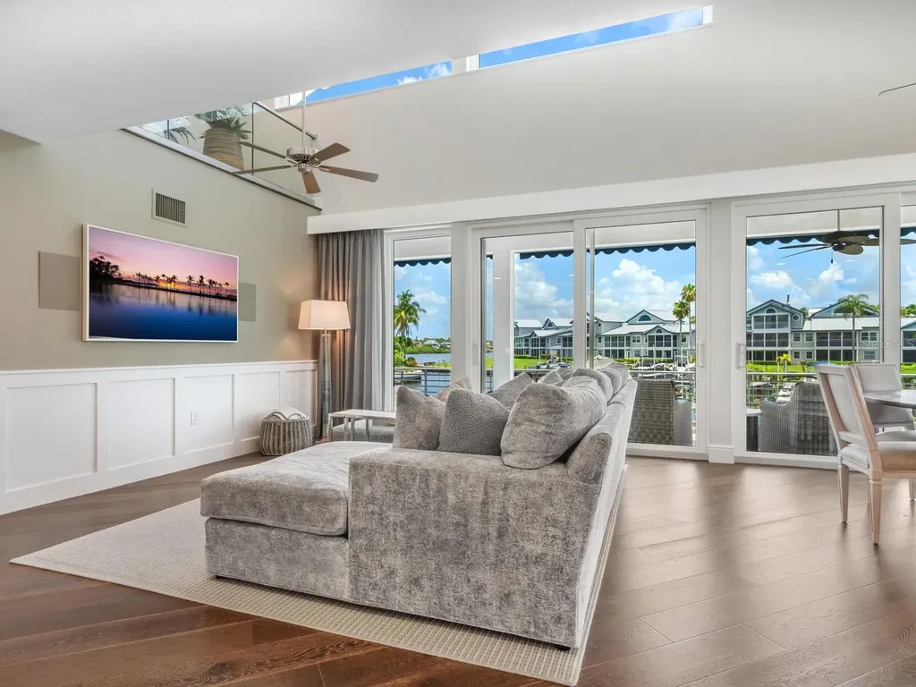 5727 Riegels Point Road Sarasota FL 34242